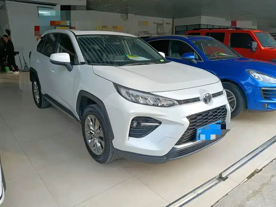 Toyota Wildlander Wildlander 2022 2.0L CVT 2WD Luxury Edition 2023 — миниатюра 3