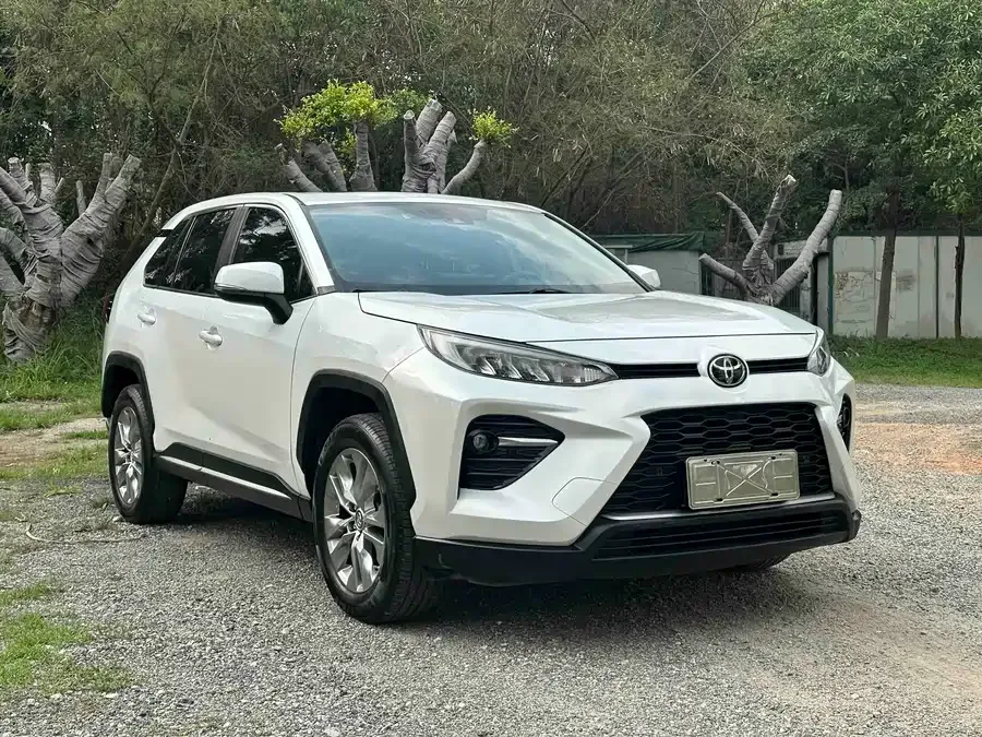 Toyota Wildlander Wildlander 2021 2.0L CVT 2WD Luxury Edition 2022 — миниатюра 3
