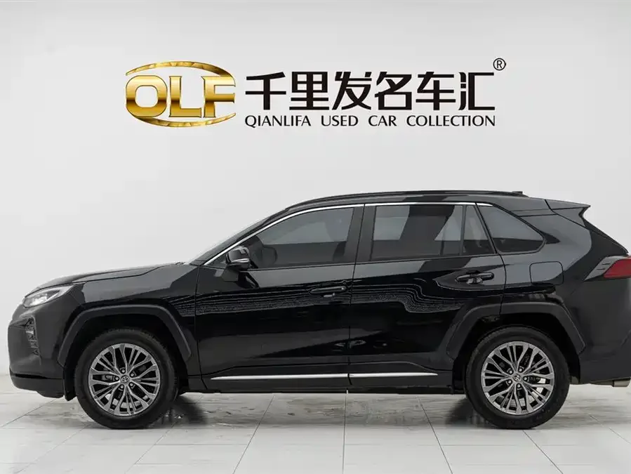 Toyota Wildlander Wildlander 2023 2.0L CVT 2WD Luxury PLUS Edition 2024 — миниатюра 4