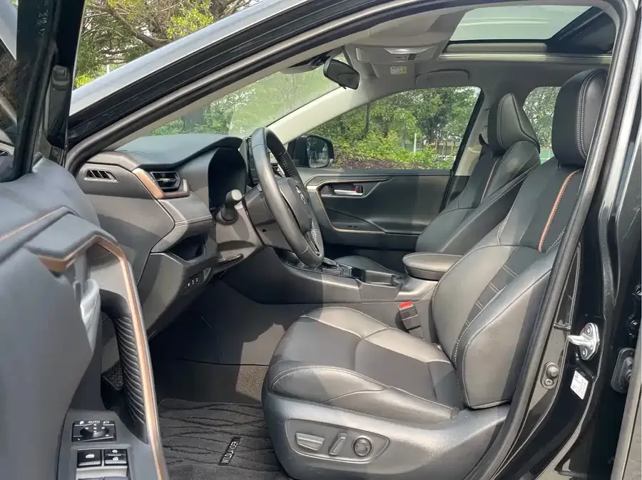 Toyota Wildlander Wildlander 2024 2.0L CVT 2WD Luxury PLUS Edition 2024 — миниатюра 5