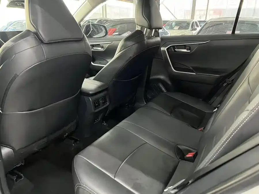 Toyota Wildlander Wildlander 2023 2.0L CVT 2WD Luxury PLUS Edition 2024 — миниатюра 2
