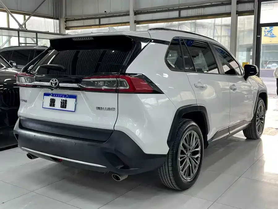 Toyota Wildlander Wildlander 2023 2.0L CVT 2WD Luxury PLUS Edition 2024 — миниатюра 4