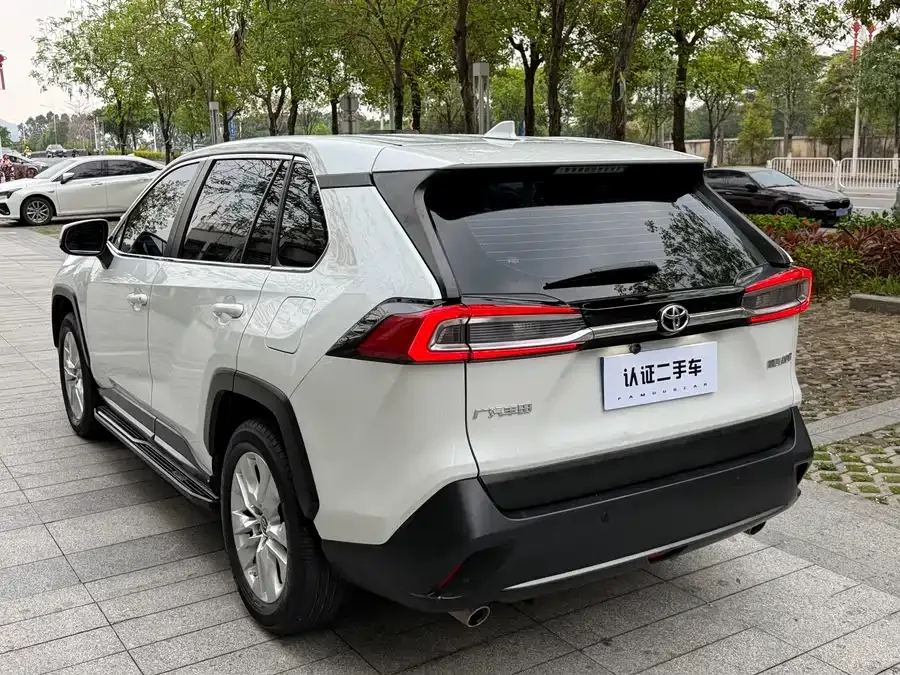 Toyota Wildlander Wildlander 2022 2.0L CVT 2WD Leading Edition 2022 — миниатюра 3