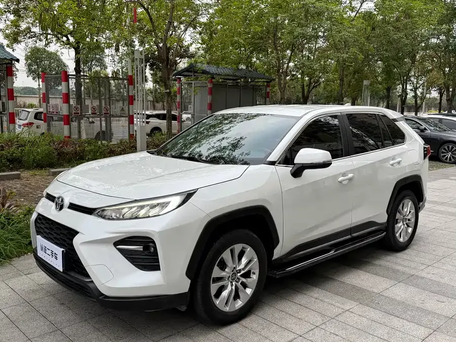 Toyota Wildlander Wildlander 2022 2.0L CVT 2WD Leading Edition 2022 — фото 1, купить с доставкой в Москву