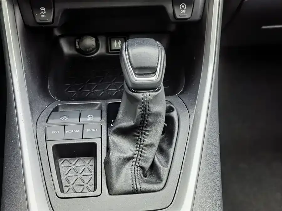 Toyota Wildlander Wildlander 2022 2.0L CVT 2WD Luxury PLUS Edition 2022 — миниатюра 4