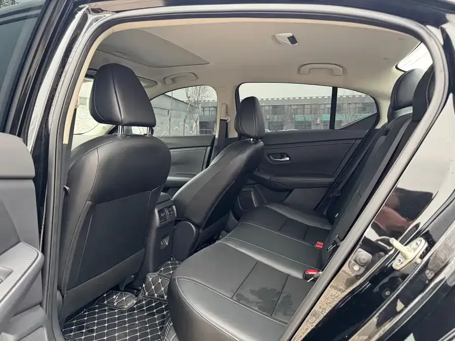 Nissan Sylphy Sylphy 2023 1.6L CVT Enjoy Edition 2024 — миниатюра 3
