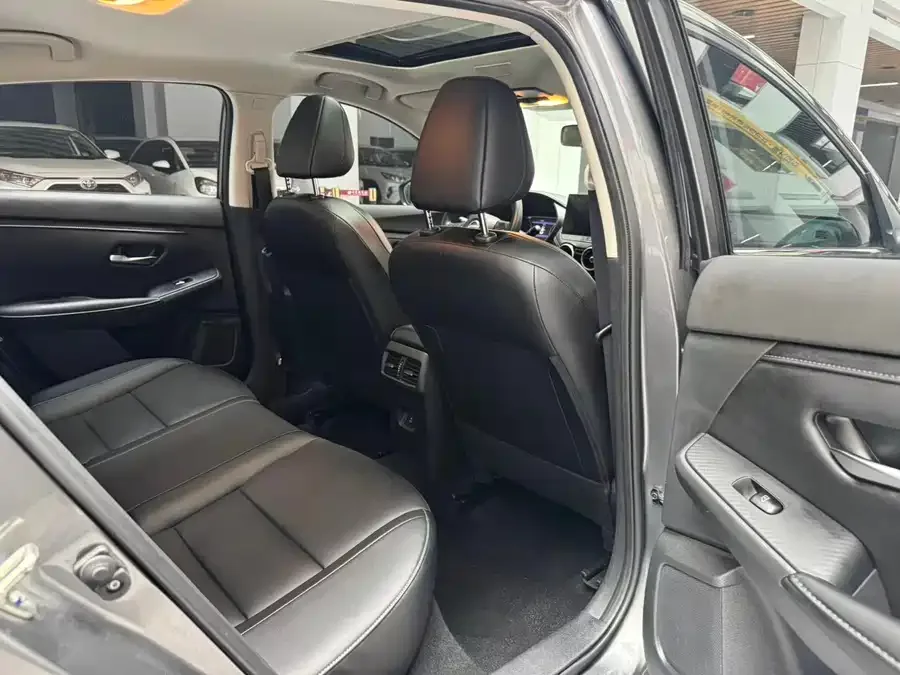 Nissan Sylphy Sylphy 2023 1.6L CVT Intelligent Driving Edition 2024 — миниатюра 5