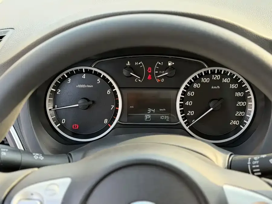 Nissan Sylphy Sylphy 2024 facelift classic 1.6XL CVT luxury version 2025 — миниатюра 2