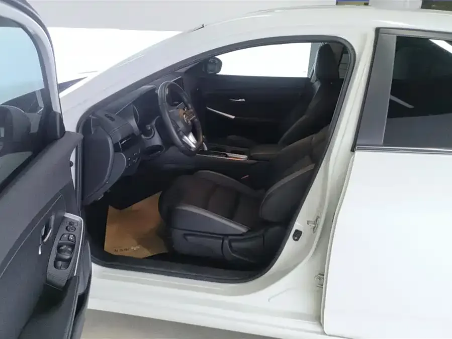 Nissan Sylphy Sylphy 2022 1.6L XL CVT Enjoy Edition 2023 — миниатюра 3