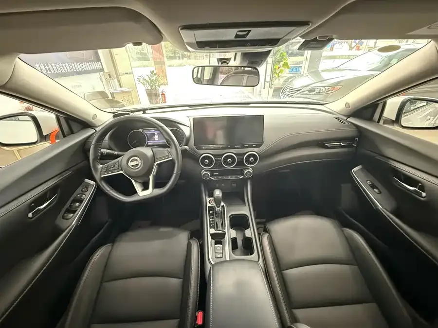 Nissan Sylphy Sylphy 2023 1.6L CVT Enjoy Edition 2024 — миниатюра 4
