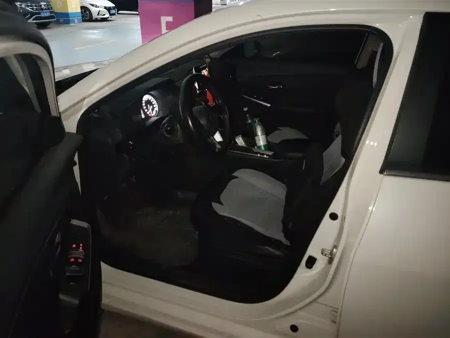 Nissan Sylphy Sylphy 2022 1.6L XL CVT Enjoy Edition 2022 — миниатюра 3