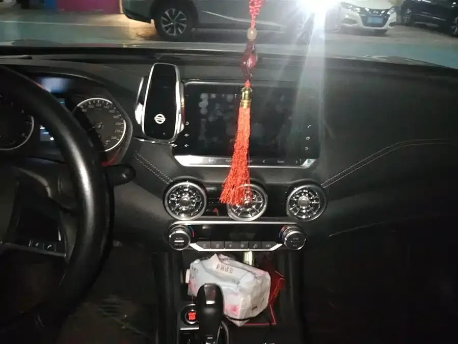 Nissan Sylphy Sylphy 2022 1.6L XL CVT Enjoy Edition 2022 — миниатюра 4