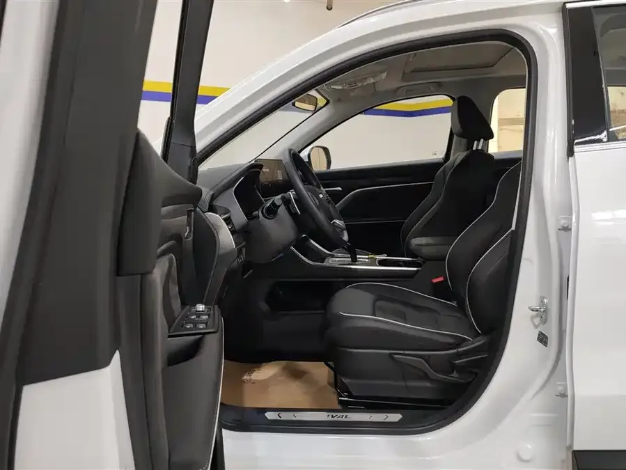 Haval H6 Haval H6 2023 National Fashion Edition 1.5T Automatic Urban Edition 2024 — миниатюра 3