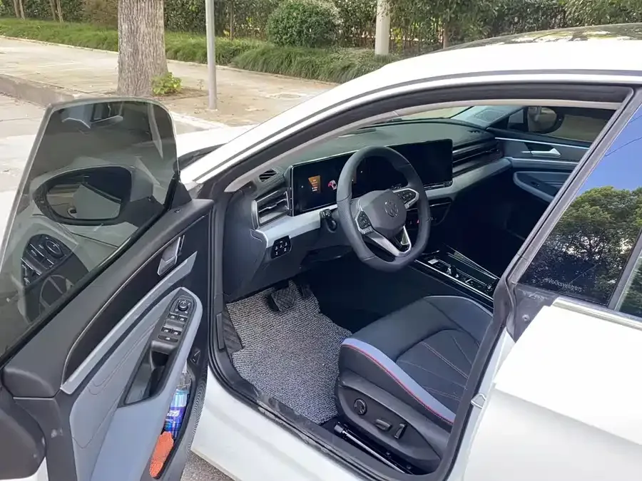 Volkswagen Lamando Lingdu 2025 Lingdu L 280TSI DSG Hot Edition 2025 — миниатюра 2