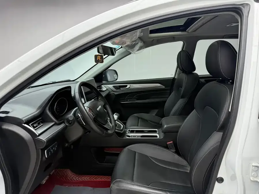 Haval M6 Haval M6 2023 PLUS 1.5T DCT Luxury Smart Connected Edition 2023 — миниатюра 2