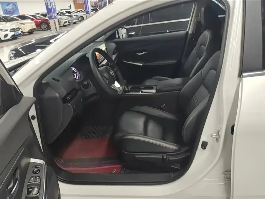 Nissan Sylphy Sylphy 2023 1.6L CVT Enjoy Edition 2025 — миниатюра 3