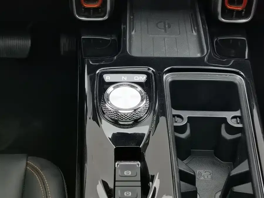 Haval Big dog Haval Big Dog 2021 facelift 1.5T DCT two-wheel drive horse dog version 2023 — миниатюра 4