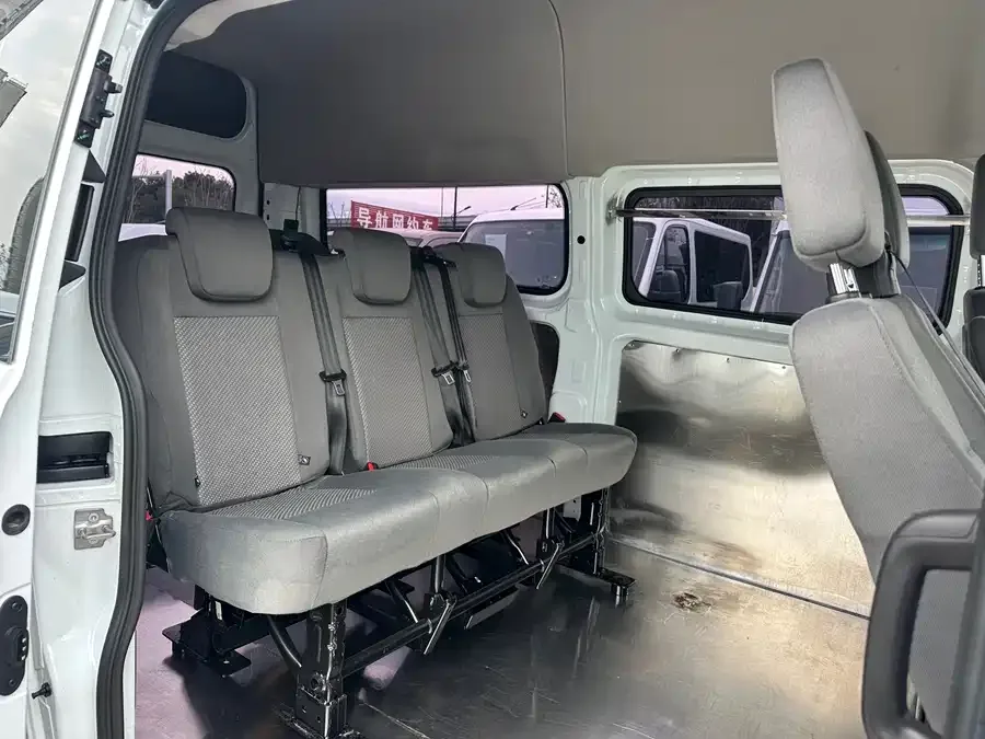 Ford Transit Transit 2023 2.0T diesel manual multi-purpose commercial vehicle center axle center roof 5/6 seats 2023 — миниатюра 4