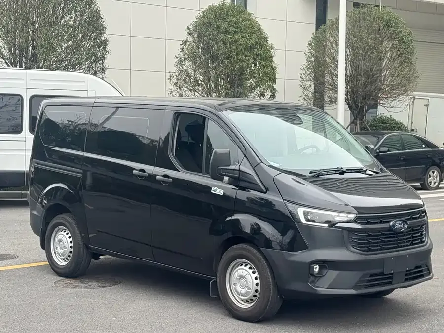 Ford Transit Transit 2023 2.0T diesel manual multi-purpose commercial vehicle short axle low roof 5/6 seats 2026 — миниатюра 3