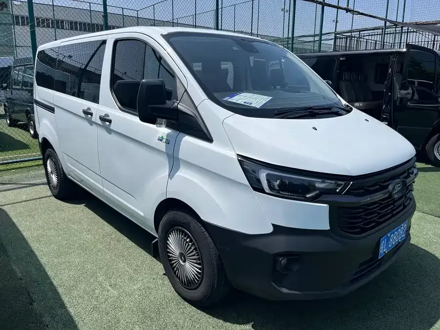 Ford Transit Transit 2023 2.0T diesel automatic multi-purpose commercial vehicle short axle low roof 5/6 seats 2023 — миниатюра 3