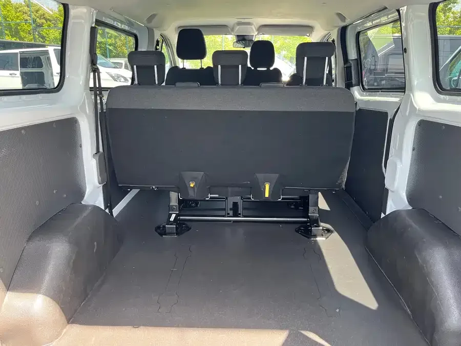 Ford Transit Transit 2023 2.0T diesel automatic multi-purpose commercial vehicle short axle low roof 5/6 seats 2023 — миниатюра 4