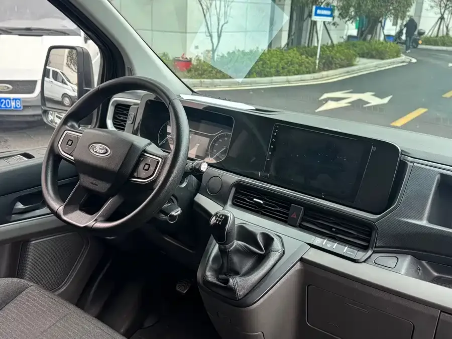 Ford Transit Transit 2023 2.0T diesel manual multi-purpose commercial vehicle mid-axle low roof 5/6 seats 2023 — миниатюра 4