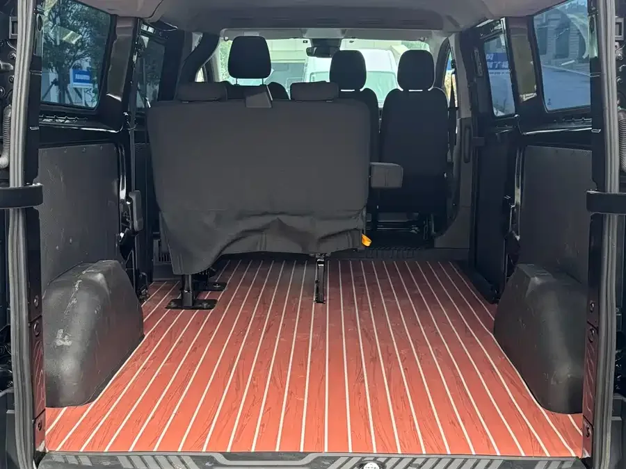 Ford Transit Transit 2023 2.0T diesel manual multi-purpose commercial vehicle mid-axle low roof 5/6 seats 2023 — миниатюра 5