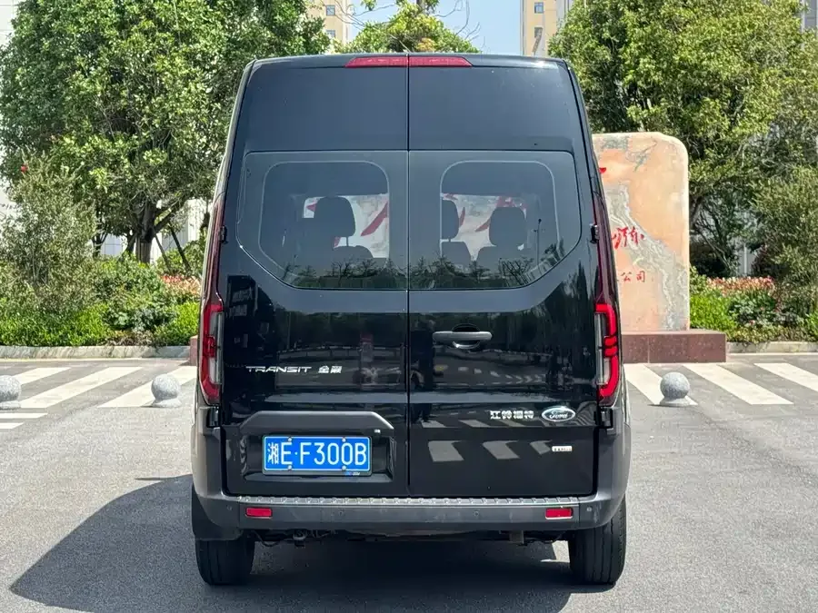 Ford Transit Transit 2023 2.0T diesel automatic multi-purpose commercial vehicle center axle center roof 5/6 seats 2024 — миниатюра 2