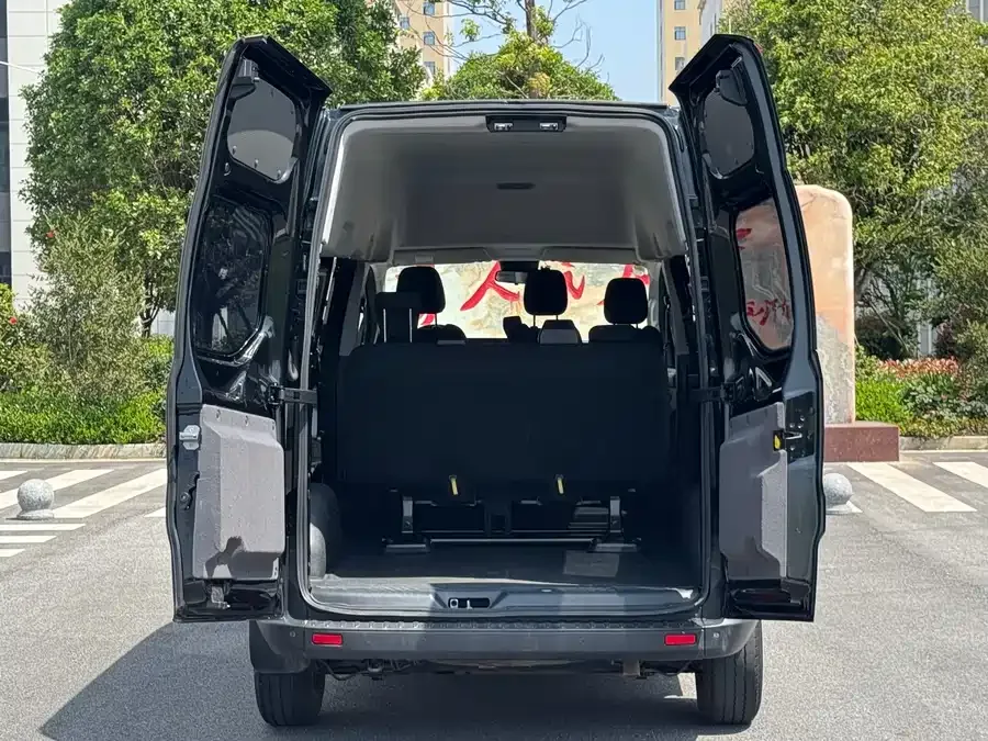 Ford Transit Transit 2023 2.0T diesel automatic multi-purpose commercial vehicle center axle center roof 5/6 seats 2024 — миниатюра 4