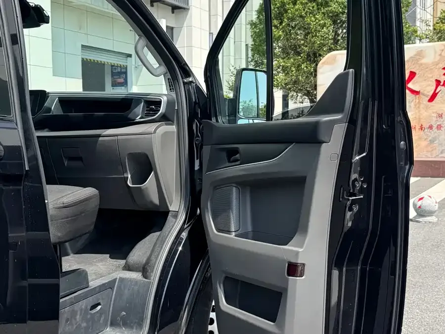 Ford Transit Transit 2023 2.0T diesel automatic multi-purpose commercial vehicle center axle center roof 5/6 seats 2024 — миниатюра 5