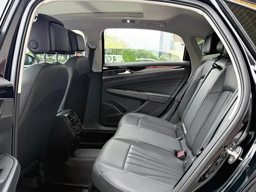 Volkswagen Passat Passat 2025 Outstanding Model 380TSI Starry Sky Dragon Edition 2024 — миниатюра 2
