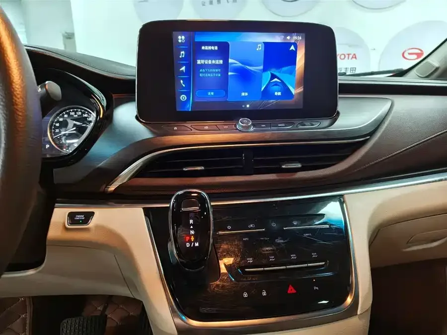 Buick GL8 2023 Land Business Class Comfort Edition 2022 — миниатюра 5