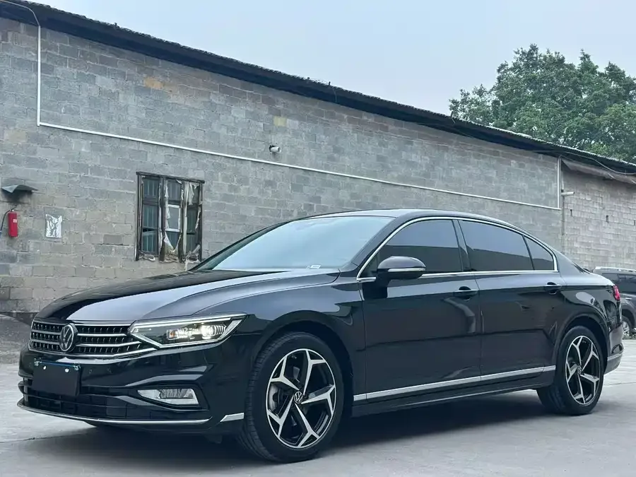 Volkswagen Magotan Magotan 2025 Public Edition 330TSI DSG Luxury Edition 2025 — фото 1, купить с доставкой в Москву
