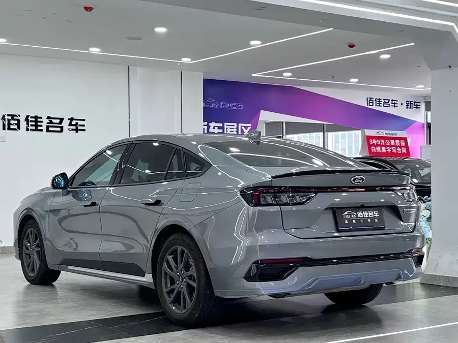 Ford Mondeo Mondeo 2025 2.0T EcoBoost Luxury Edition 2024 — миниатюра 4