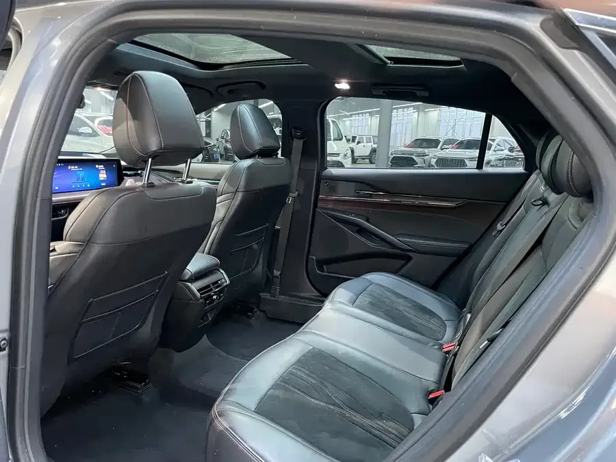 Ford Mondeo 2022 Mondeo EcoBoost 245 Extreme Edition 2022 — миниатюра 4