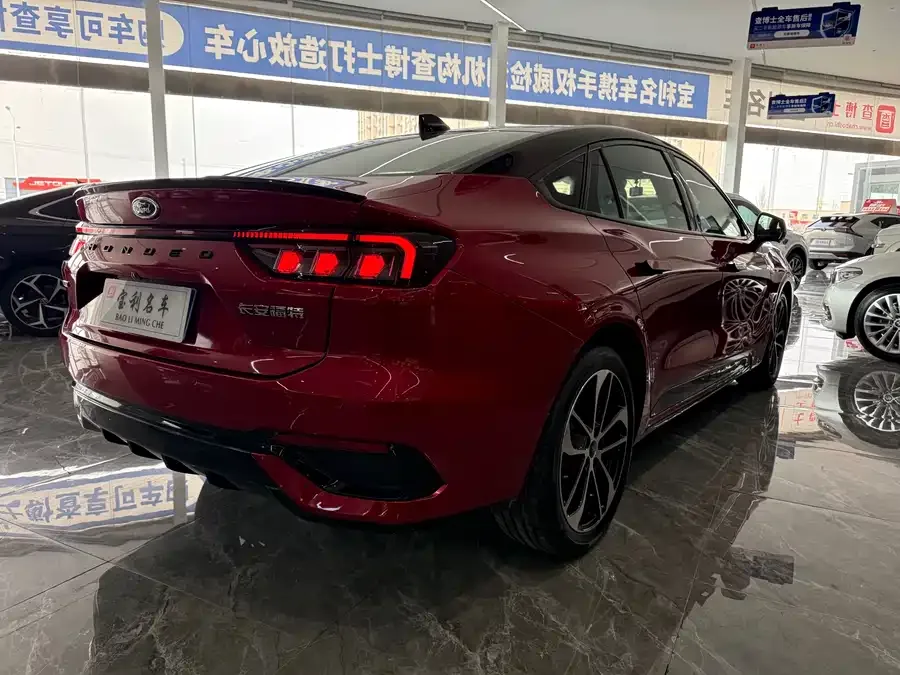 Ford Mondeo 2022 Toyota Mondeo EcoBoost 245 ST-Line 2022 — миниатюра 4