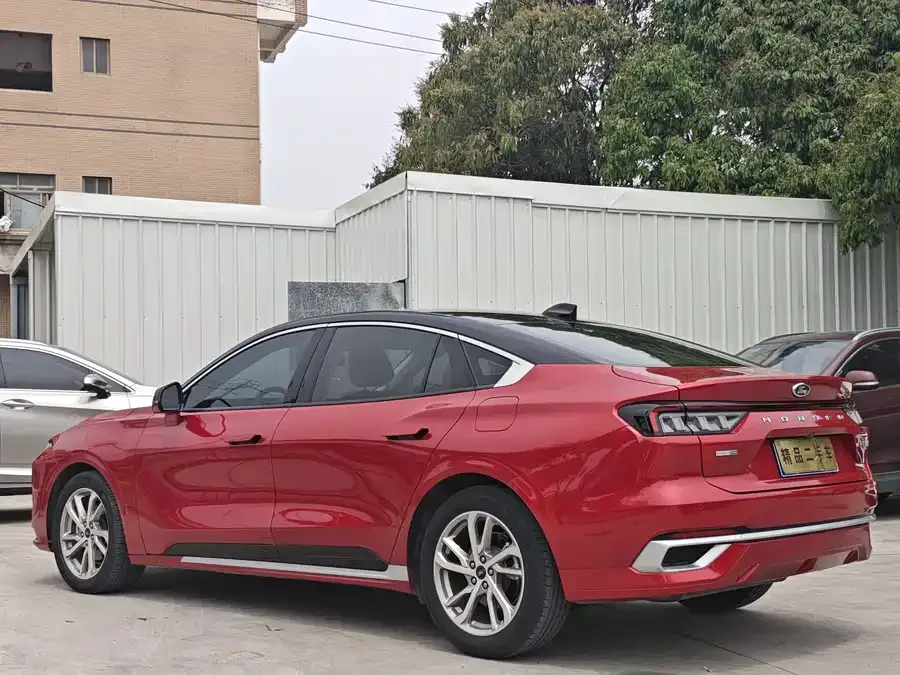 Ford Mondeo Mondeo 2022 facelift EcoBoost 245 luxury model 2022 — миниатюра 4