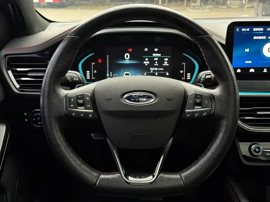 Ford Focus Focus 2022 hatchback EcoBoost 180 automatic ST Line 2023 — миниатюра 2