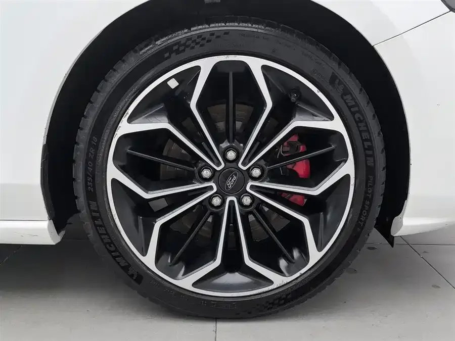 Ford Focus Focus 2021 hatchback EcoBoost 180 automatic ST Line 2022 — миниатюра 5