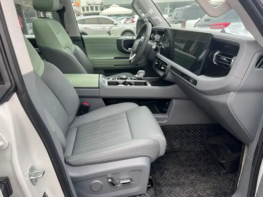 BAIC BJ40 Beijing BJ40 2026 2.0D IMAX Diesel Edition 2025 — миниатюра 4