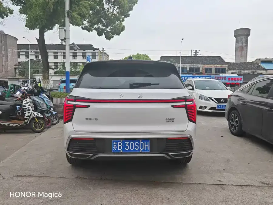 Hongqi HS3 Hongqi HS3 2023 2.0T 2WD available 2023 — миниатюра 2