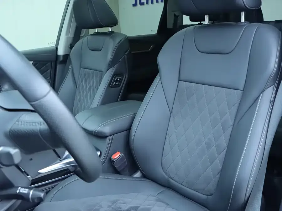 Hongqi HS7 Hongqi HS7 2022 2.0T DCT 2WD Zhilian Flagship Edition 7 Seaters 2022 — миниатюра 4