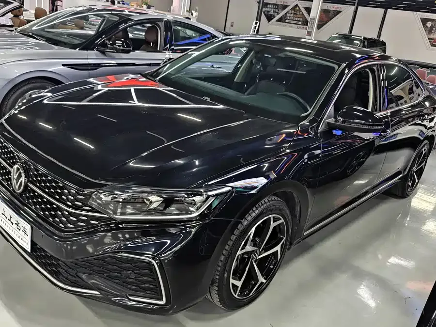 Volkswagen Passat Passat 2023 330TSI Elite Edition 2024 — фото 1, купить с доставкой в Москву