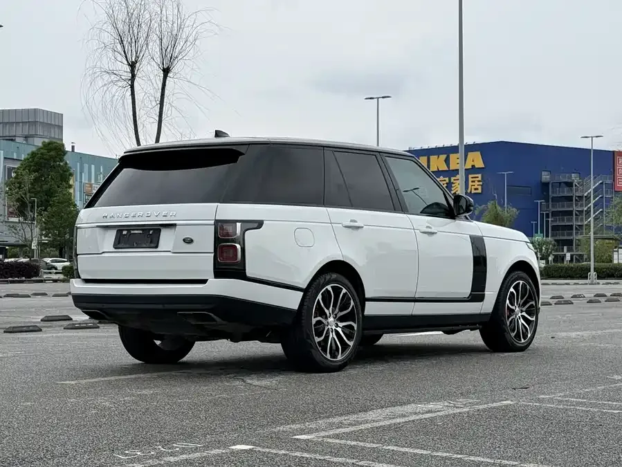 Land Rover Range Rover Range Rover 2022 3.0 L6 360PS Legend Edition 2022 — миниатюра 2