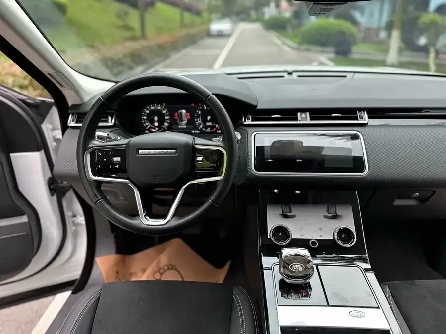 Land Rover Range Rover Velar Range Rover Velar 2022 250PS 2022 — миниатюра 2
