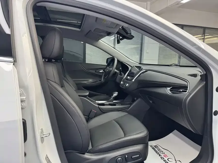 Chevrolet Malibu XL Malibu XL 2021 535T automatic Ruilian version 2022 — миниатюра 4