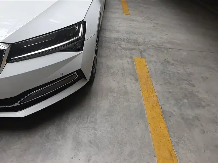 Skoda SuperB Superpa 2022 TSI330 DSG luxury version 2022 — миниатюра 2