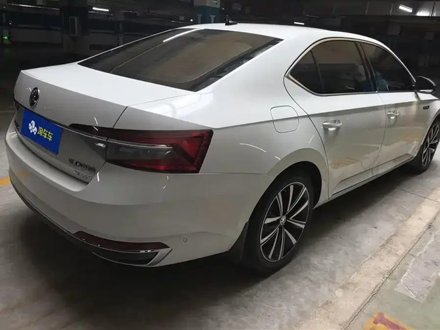 Skoda SuperB Superpa 2022 TSI330 DSG luxury version 2022 — миниатюра 3