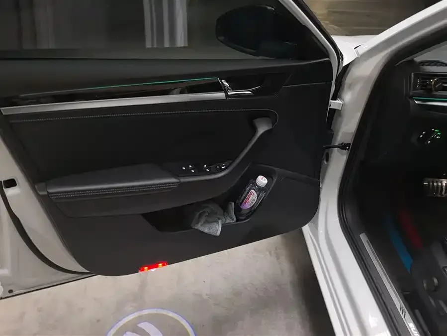 Skoda SuperB Superpa 2022 TSI330 DSG luxury version 2022 — миниатюра 4