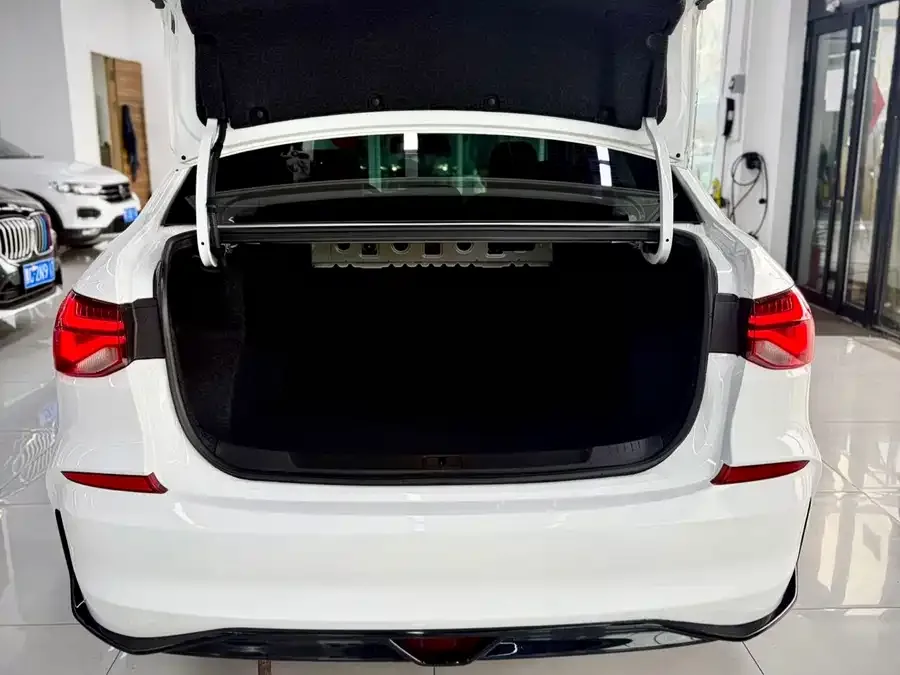 Chevrolet Monza Cruze 2023 1.5L dual-clutch WOW preferential version 2022 — миниатюра 4